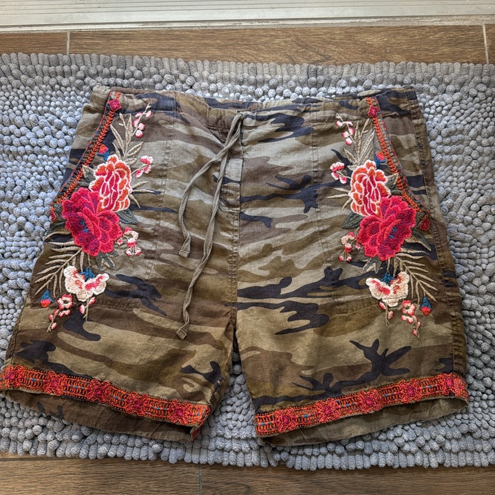 Johnny Was Camouflage Floral Embroidered Shorts